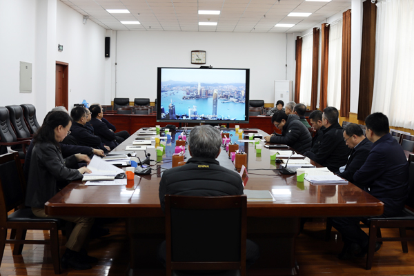 第二十五次中心组学习0K1A058.jpg